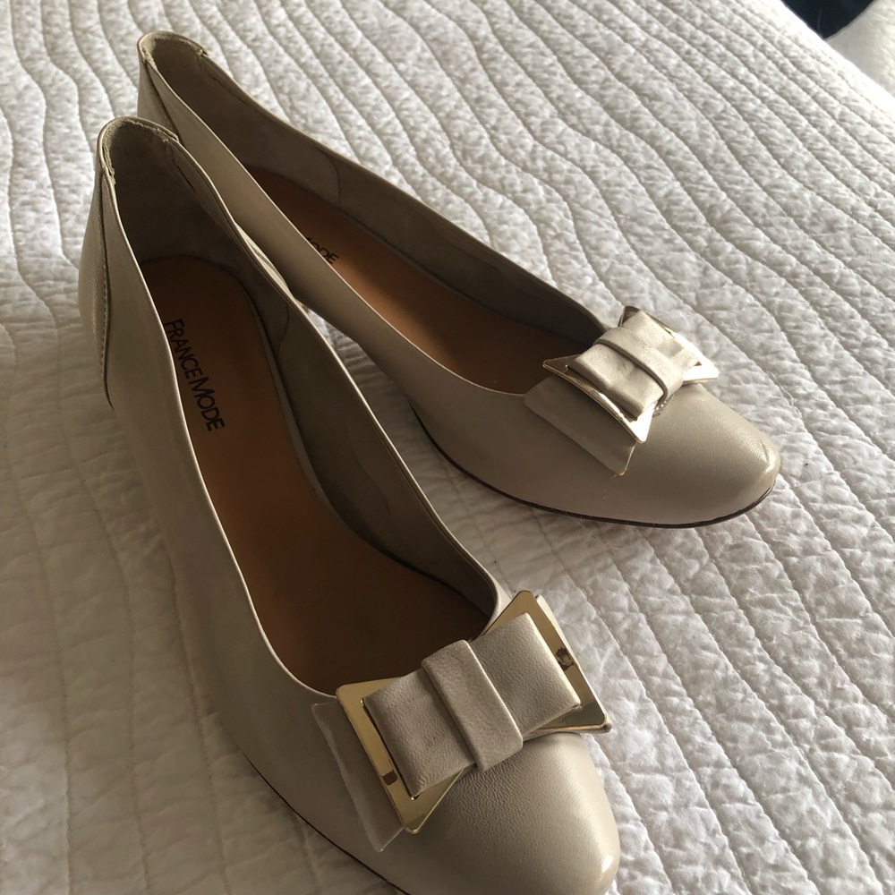 Franco Sarto Cream Bow-Accent Women’s Flats